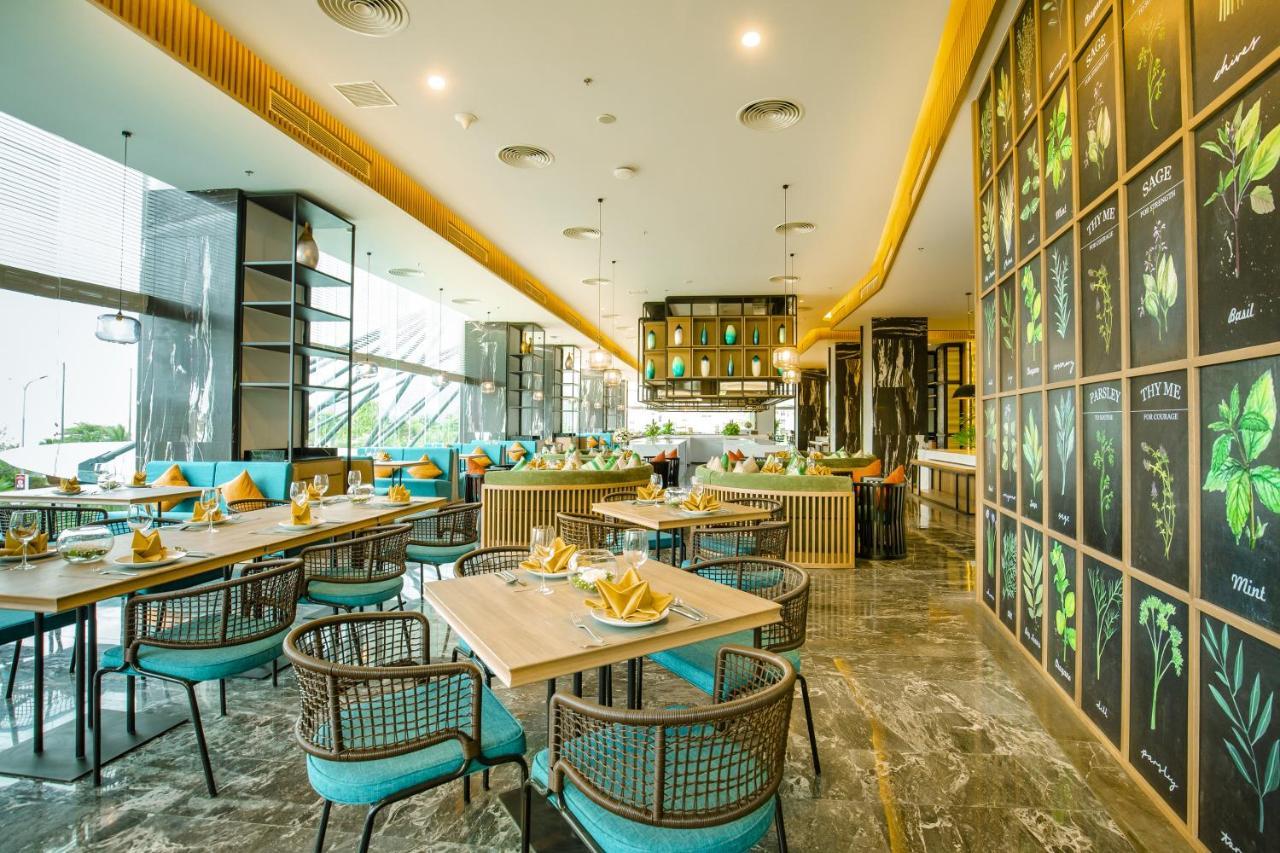 Flc City Hotel Beach Quy Nhon Exteriör bild