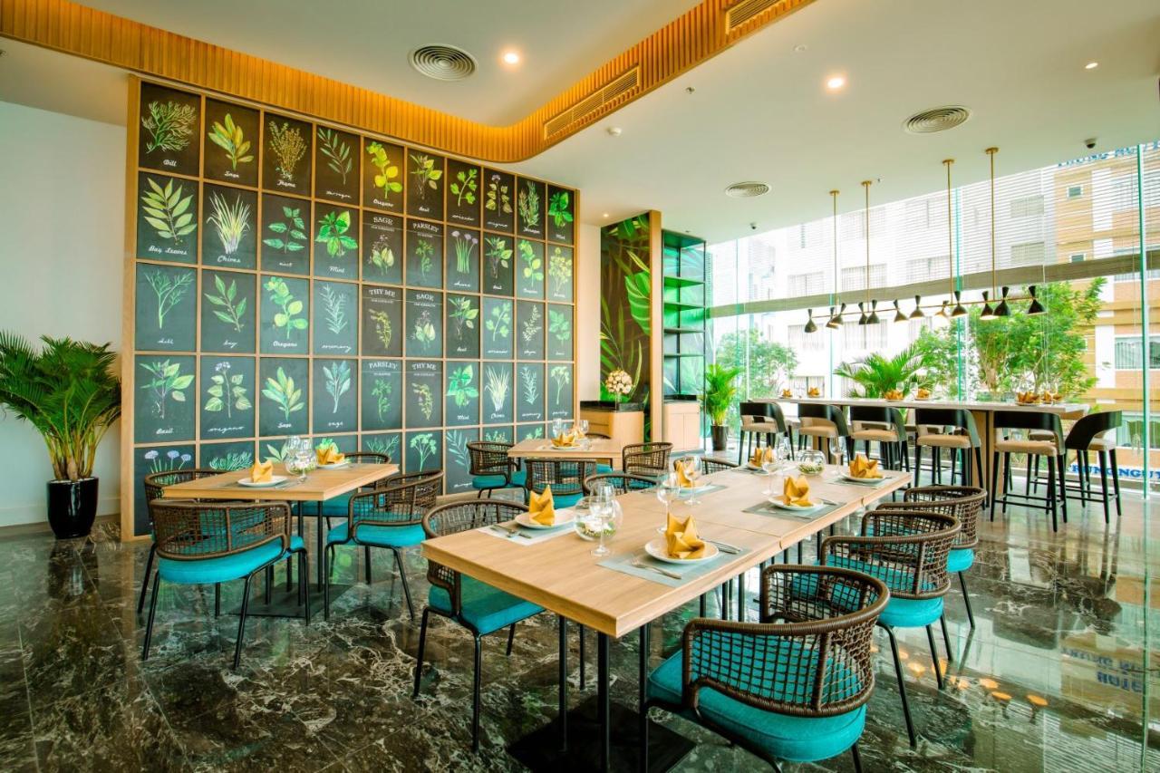 Flc City Hotel Beach Quy Nhon Exteriör bild