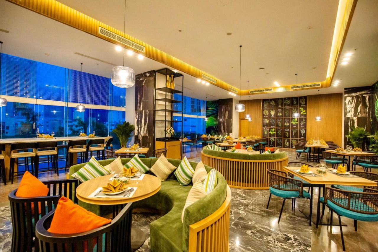 Flc City Hotel Beach Quy Nhon Exteriör bild